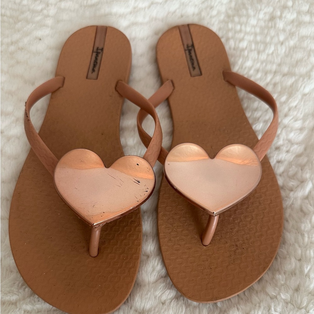 Iapanema Gold Flip Flops with Heart Design